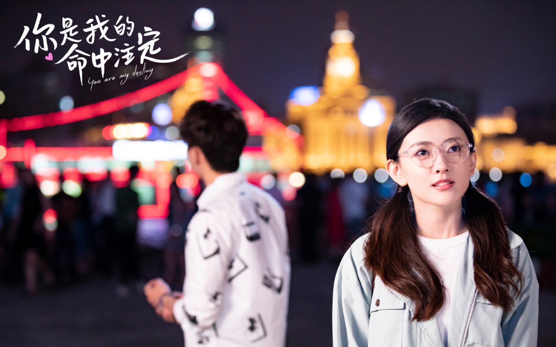 随机广场舞成为新时代的群众文化活动，近几年广场舞已成为中国社会作文
