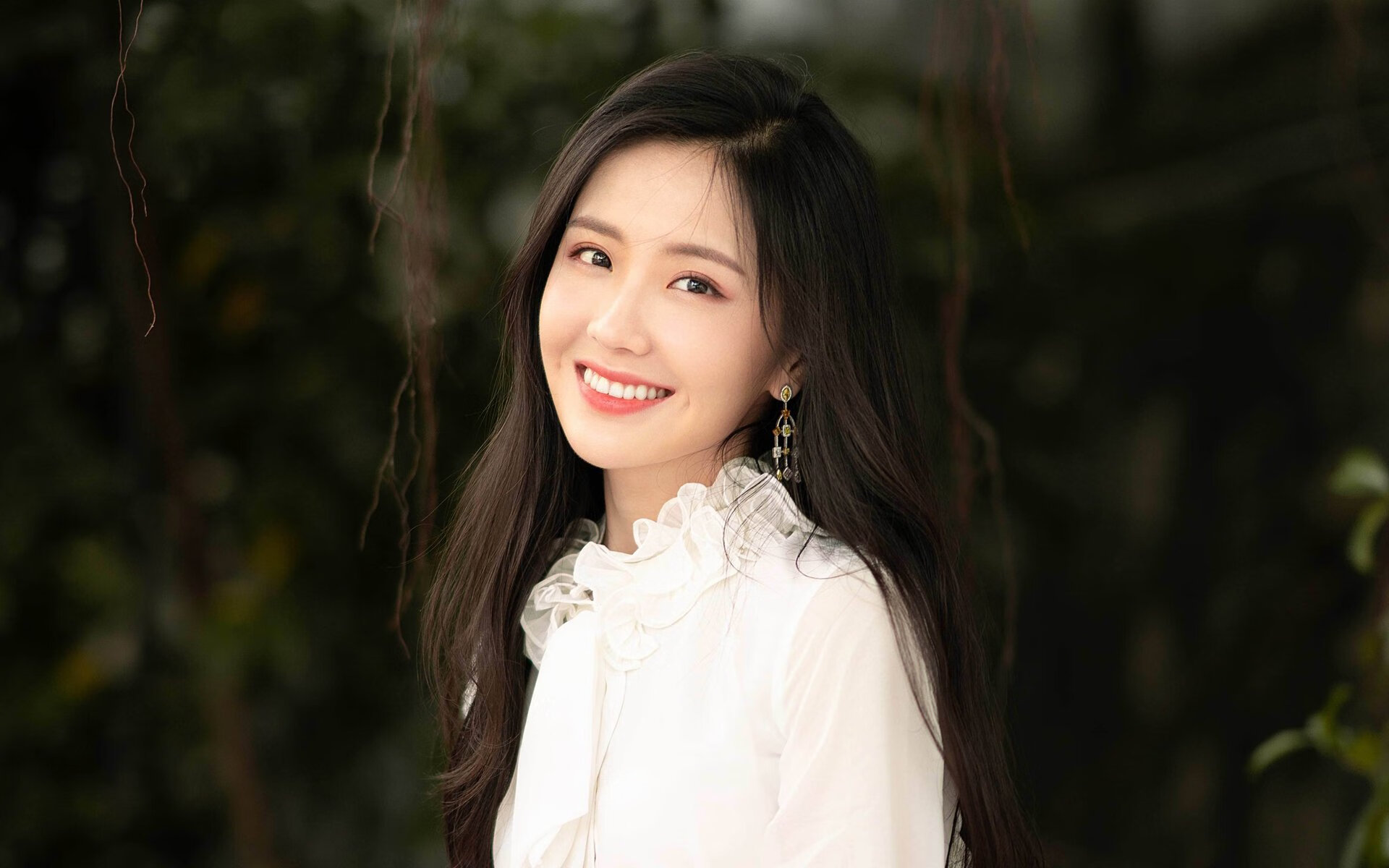 奥地利仰泳节奏控制出色，澳大利亚女子仰泳冠军